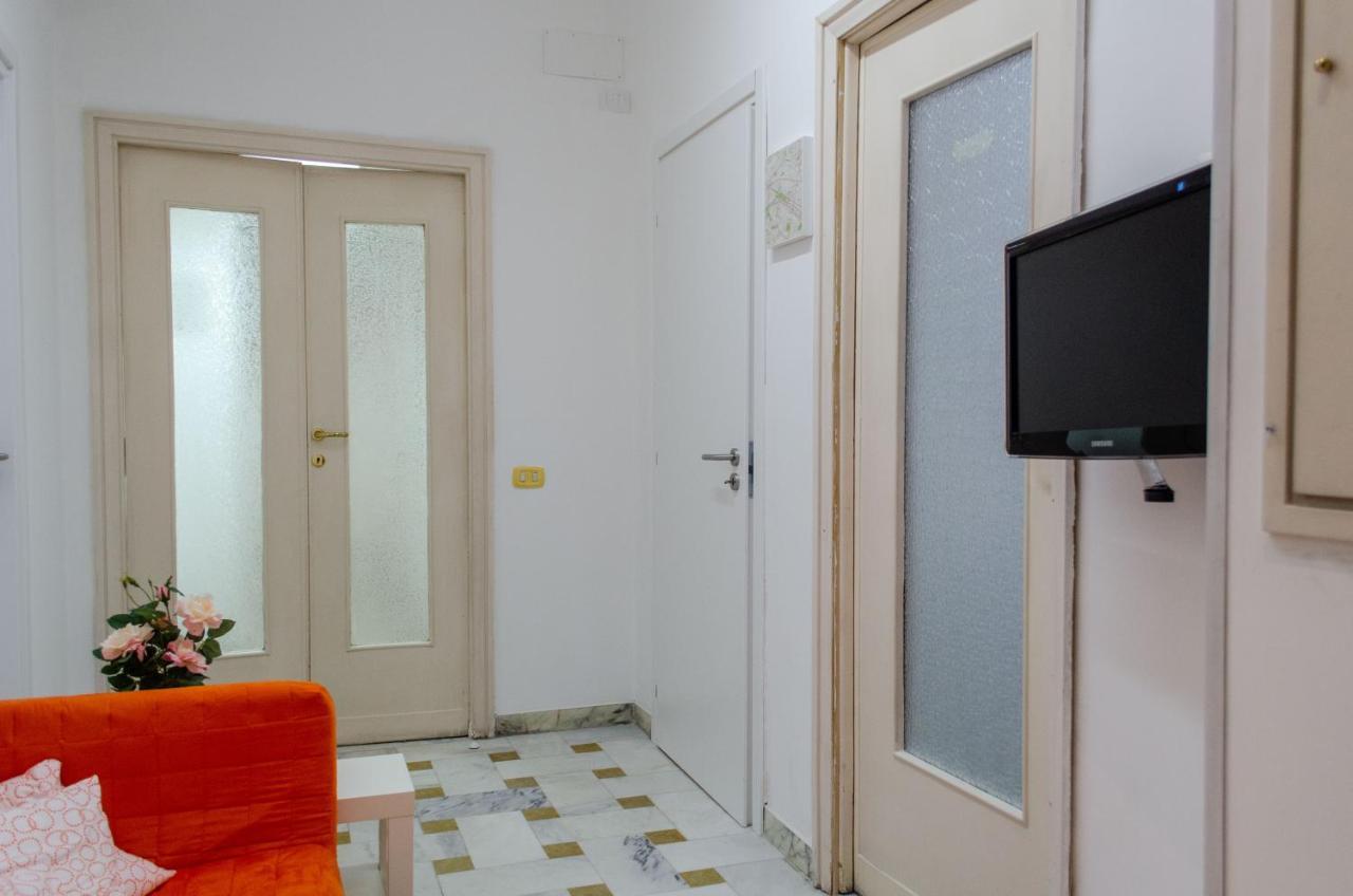 Guest house In Guest - Kamchu Piazza Bologna 1